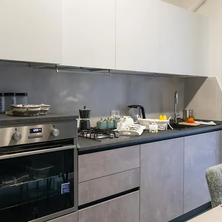 Апартаменты Nadia&v